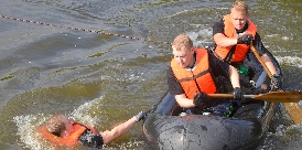 9-15-2 Schlauchbootwettkampf