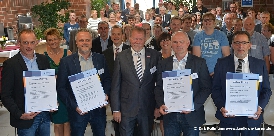 Am 30. August 2016 wurden die Akkreditierungen an vier Ausbildungsbetriebe der Behindertenwerkstätten aus Altenoythe, Wilhelmshaven, Vechta und Sandkrug durch die Handwerkskammer Oldenburg übergeben. Behindertenwerkstatt_Sandkrug_Handwerksgehilfen_Ausbildung