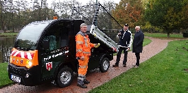 Das erste Elektrofahrzeug des Bauhofes im Einsatz 275-E-Kfz
