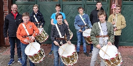 Die Kindertamboure üben für das Kinderschützenfest 149- Kindertamboure