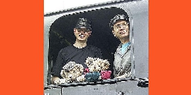 Mit dem Teddy am Plüschteddytag mit der Eisenbahn fahren 014-Bärentag