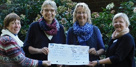 Spendenübergabe an Anne Dirksen (2. von rechts) durch Thea Oltmann, Heide Behrens und Maren Meyer (KreisLandFrauenverband Oldenburg e.V.) 0929-LFV