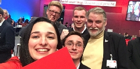 Im Rahmen des SPD-Bundesparteitages 2017 in Berlin wurden die Jusos Oldenburg-Land für den Wilhelm-Dröscher-Preis nominiert (Foto: Jusos) 1214-jusos