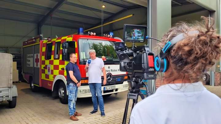 Filmaufnahmen mit Thomas Sandkötter von regio TV beim DRK Ortsverein Wildeshausen Dötlingen . Foto nw NordwestTV www.Landkreis-Kurier.de Zeitung Landkreis Oldenburg 