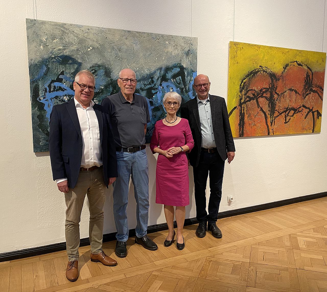 Foto: AG Kunst, v.l.n.r.: Wulf Sonnemann, Hein Bohlen, Inge von Danckelman, Martin Feltes ag-kunst-ausstellung-hein-bohlen-pressefoto