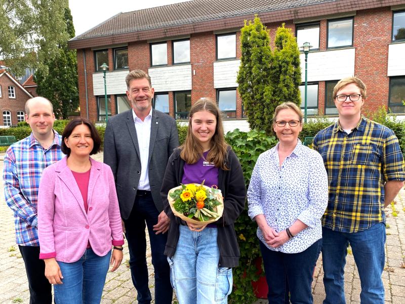 Mirja Dierks wurde in der Gemeinde Wardenburg als FSJlerin begrüßt. Sie ist ab August 2024 in der Jugendarbeit tätig. Foto: Hendrik Müller - Gemeinde Wardenburg