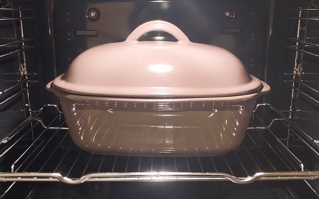 Ofenmeister Pampered Chef Stoneware im Onlineshop GrAbo https://www.pamperedchef.eu/pws/grabo/eventstore417230/DEO/catalog/Stoneware/Deep%20Covered%20Baker-2023 ofenmeister_pampered_chef_stoneware_grabo_onlineshop_bestellen