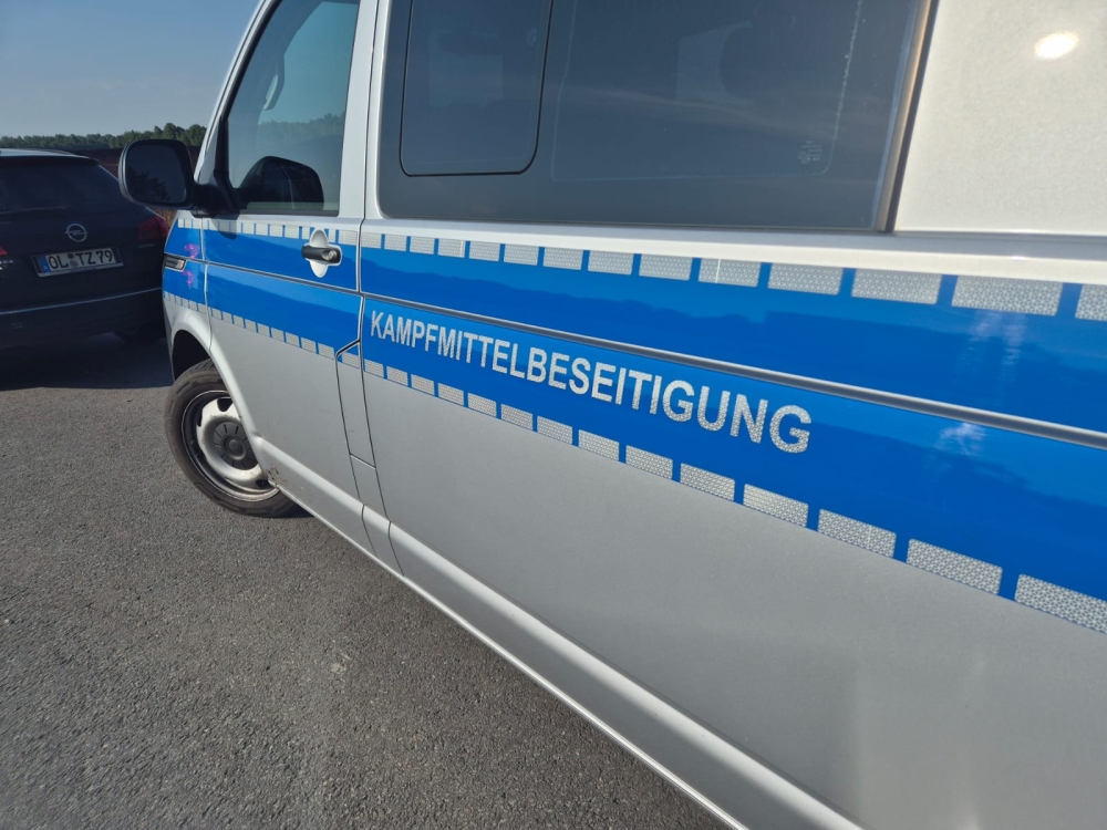 Kampfmittelbeseitigung in Wardenburg im Einsatz. Phosphorbombe in Harbern gefunden. 20. Juli 2024. Foto Thomas Fürst Freiwillige Feuerwehr Achternmeer