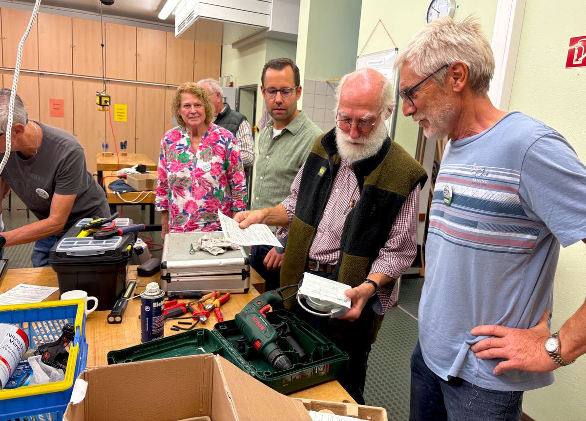 Im Repair-Café wird am Dienstag wieder allerhand instandgesetzt. Foto Gemeinde Ganderkesee Hauke Gruhn Zeitung Landkreis Kurier - Landkreis Oldenburg www.landkreis-kurier.de repaircafe_ganderkesee_foto_hauke_gruh_gemeinde-ganderkesee