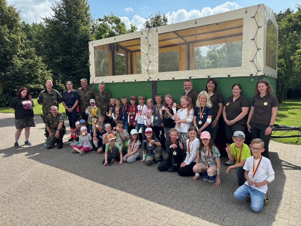Viel Spaß hatten alle Beteiligten am 10. August 205 bei der Ferienpassaktion mit der Reservistenkameradschaft und dem Hegering Wardenburg. Foto: Oliver Knipper - Reservistenkameradschaft Wardenburg Viel Spaß hatten alle Beteiligten am 10. August 205 bei der Ferienpassaktion mit der Reservistenkameradschaft und dem Hegering Wardenburg. Foto: Oliver Knipper - Reservistenkameradschaft Wardenburg