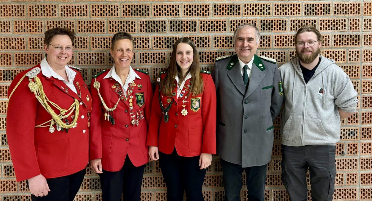 Der neue Vorstand vom Schützenverein Wardenburg. 1. Vorsitzende ist Lena Scholz (Mitte). Bianca Rupp (2. v.l.) ist die 2. Vorsitzende vom Schützenverein Wardenburg https://www.wardenburger-schuetzenverein.de/ schuetzenverein_wardenburg_vorstand_2026_foto_verein