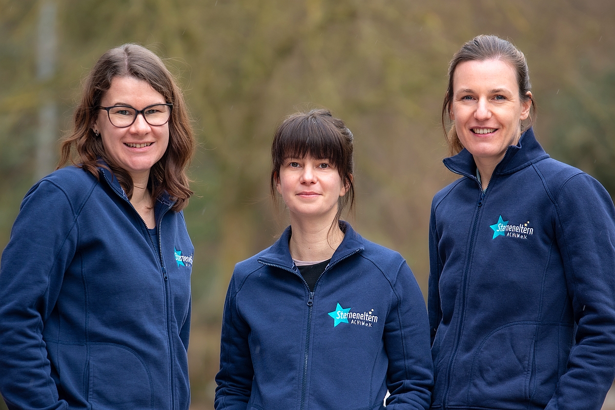 Der Vorstand des Vereins Sterneneltern ACHIM e. V. Foto Verein v.l.: Jessica Klostermann, Sophia Sommer, Svenja Tiegges (es fehlt Jana Ruge) www.sternenelternachim.de sterneneltern-achim-vorstand_foto_verein_stefanie_gebers_www.sternenkinderachim.de