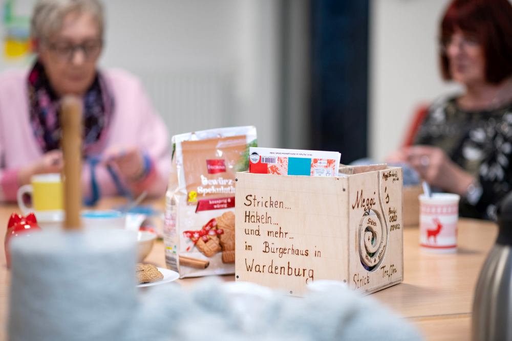 Foto: Nika Kramer www.Dorffotografin.de- Stricktreffen mit Meggi Gerdes im Bürgerhaus Wardenburg stricktreffen_wardenburg_foto_nika_kramer_doffotografin