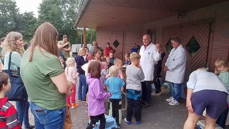 Ferienpassaktion mit der Jugend der Kaninchenzüchter Wardenburg in Achternmeer am 5. Juli 2025. Foto: Kaninchenzüchterverein Wardenburg www.i101.de Ferienpassaktion mit der Jugend der Kaninchenzüchter Wardenburg in Achternmeer am 5. Juli 2025. Foto: Kaninchenzüchterverein Wardenburg www.i101.de